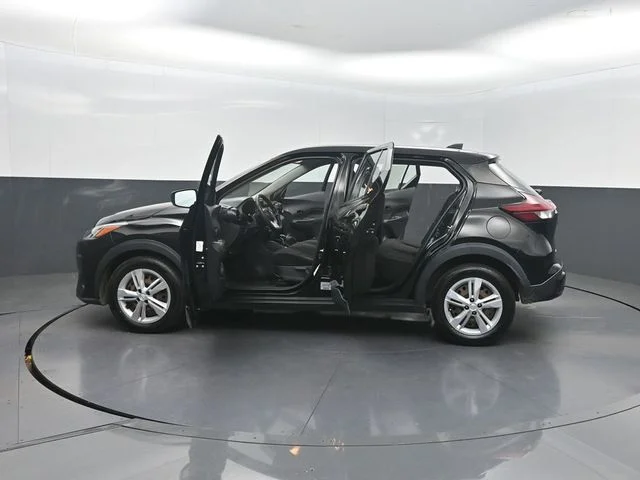 Used 2021 Black Nissan S image 33