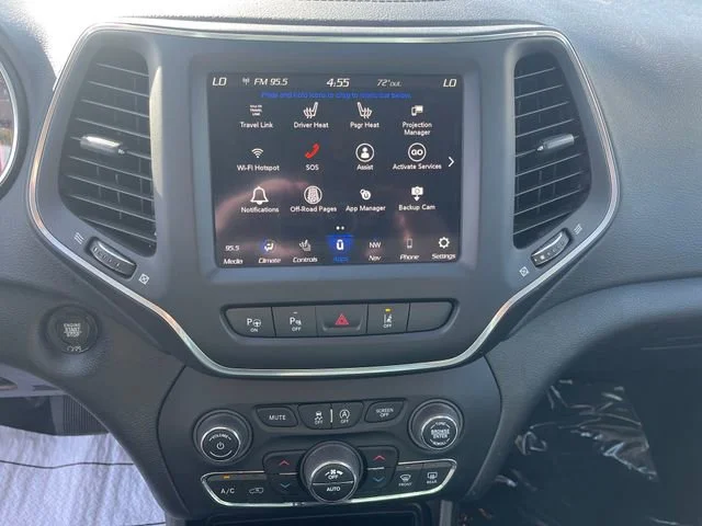 Used 2023 Gray Jeep Altitude Lux 4x4 image 21