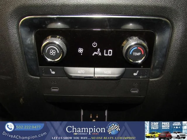 Used 2025 Iridescent Pearl Tricoat Chevrolet Premier image 25