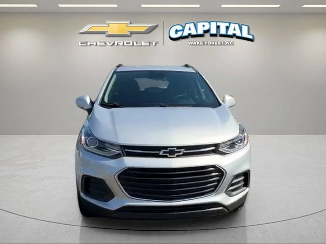 Used 2022 Silver Ice Metallic Chevrolet LT image 8