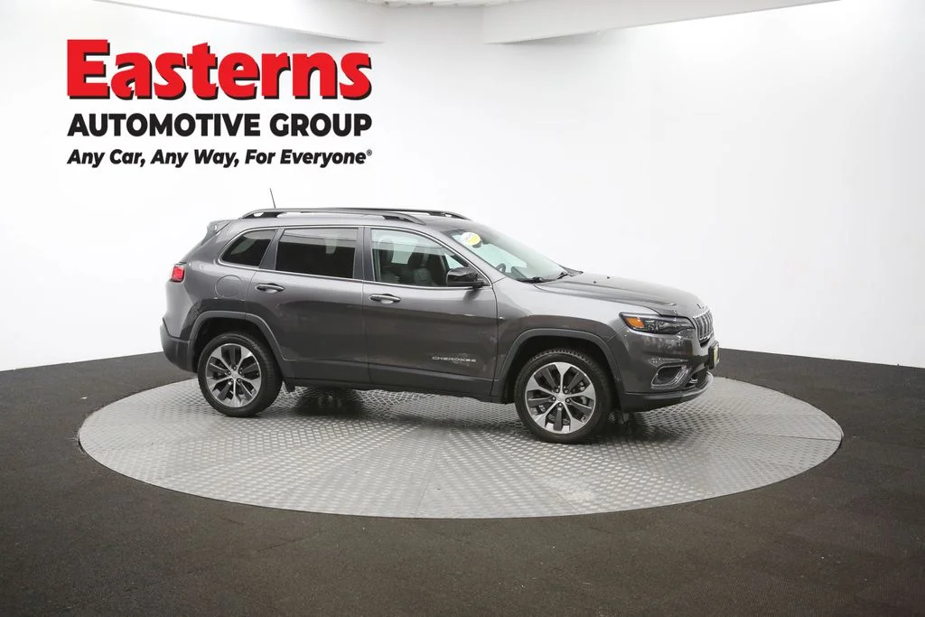 Used 2022 Gray Jeep Limited image 47