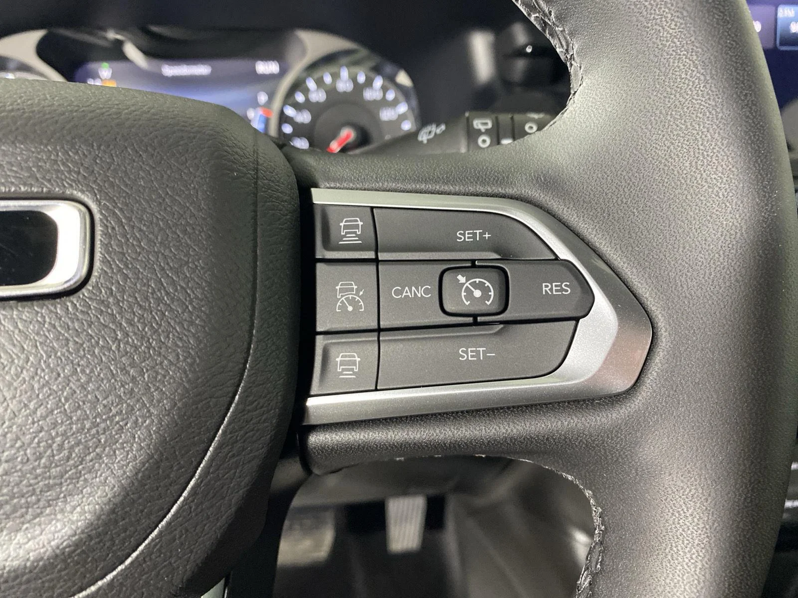 Used 2026 Red Hot Pearlcoat Jeep Limited image 21