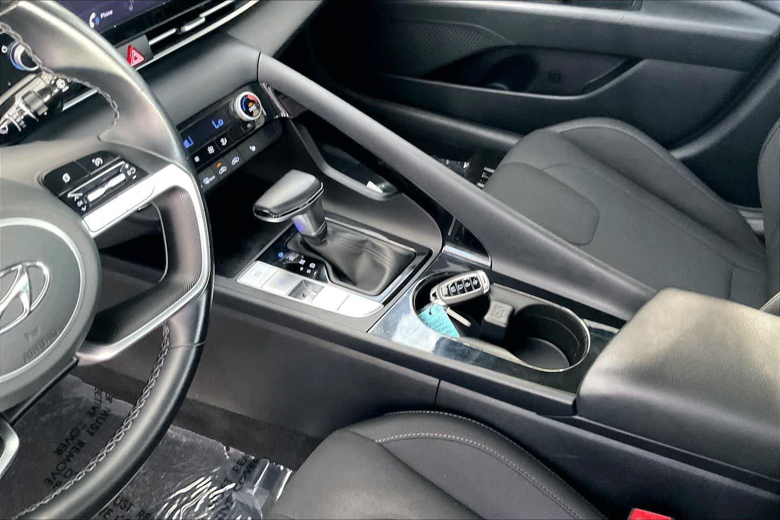 2021 Hyundai Elantra SEL - Photo 17