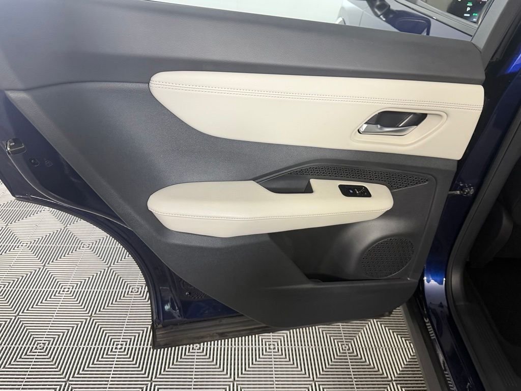 Used 2023 Deep Ocean Blue Nissan ENGAGE image 30