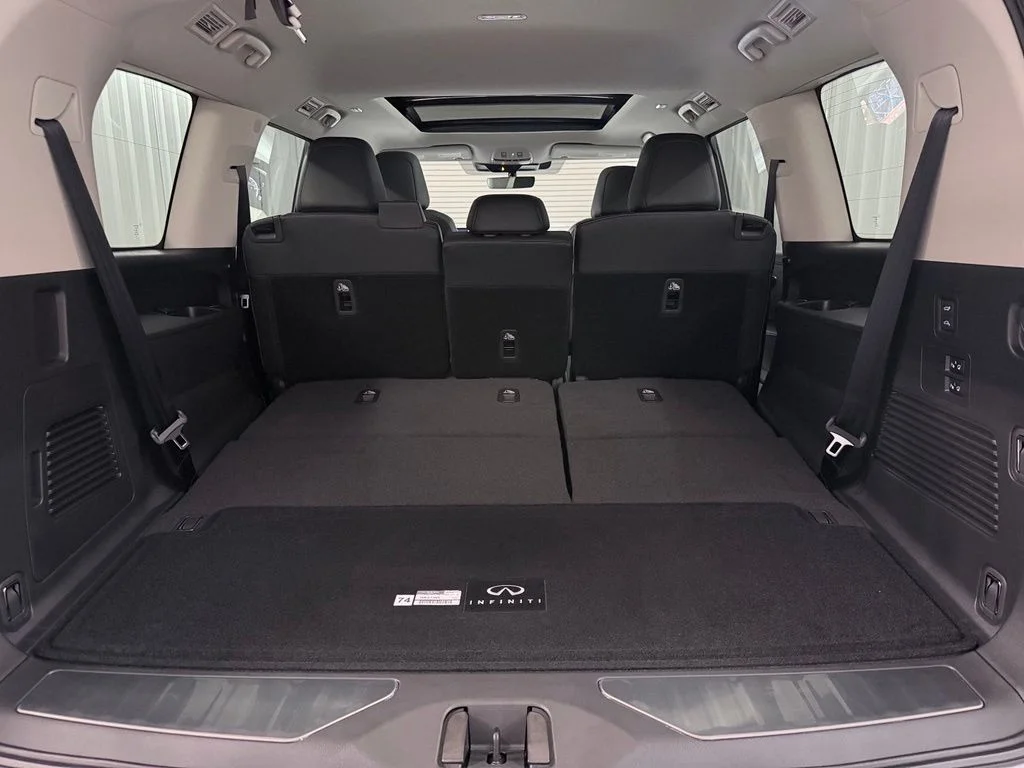 New 2027 RADIANT WHITE INFINITI Luxe 4WD image 45