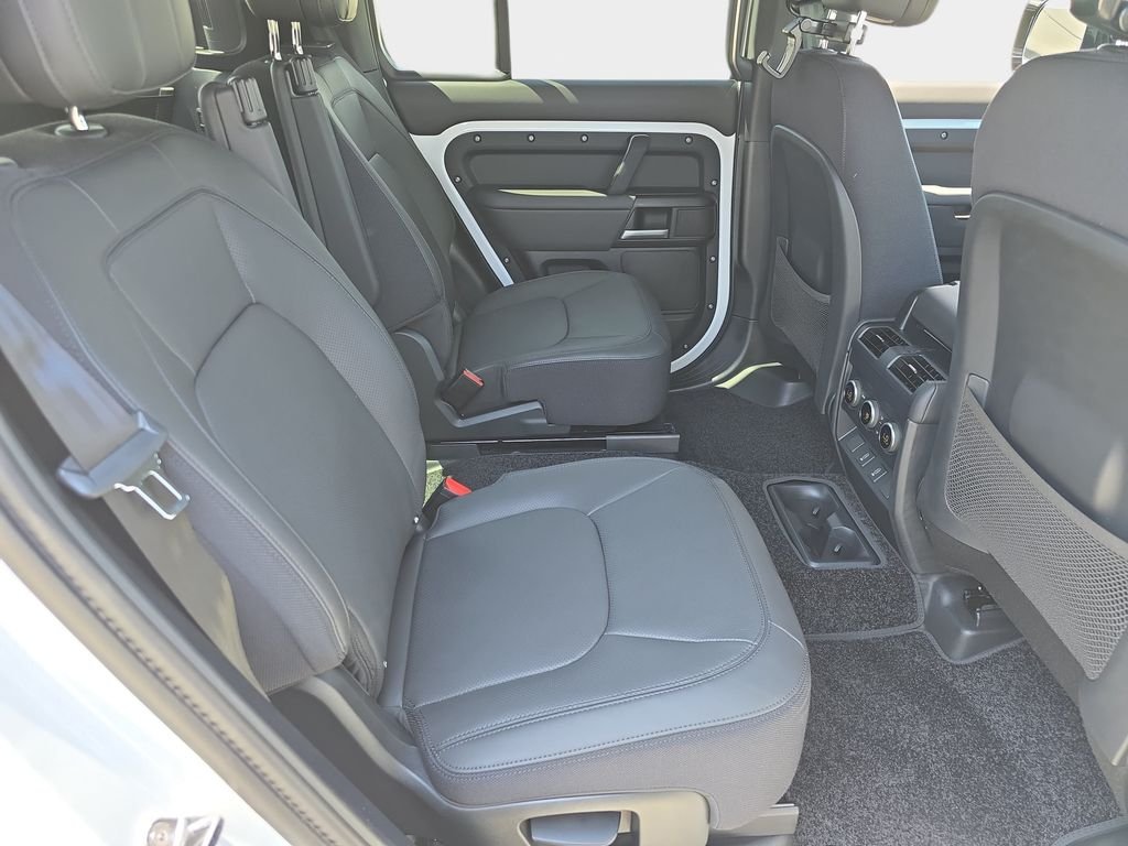 New 2026 Fuji White Land Rover V8 image 11
