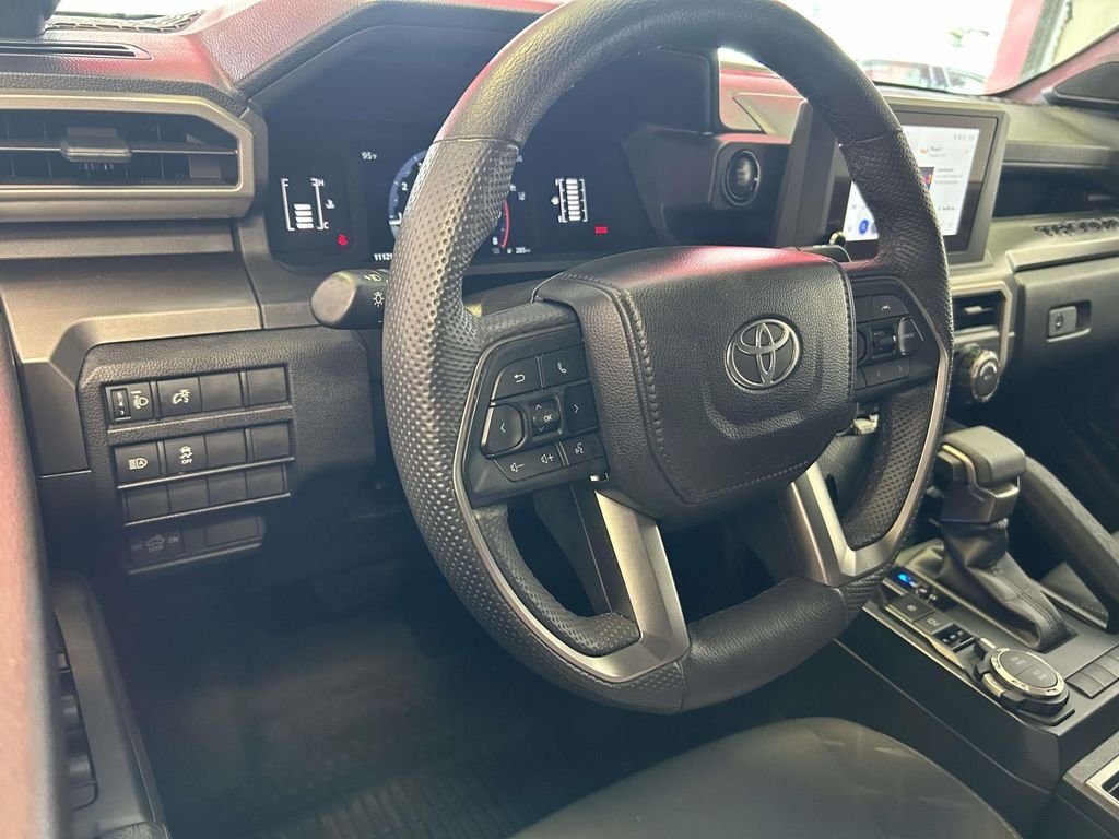 Used 2025  Toyota SR5 image 15