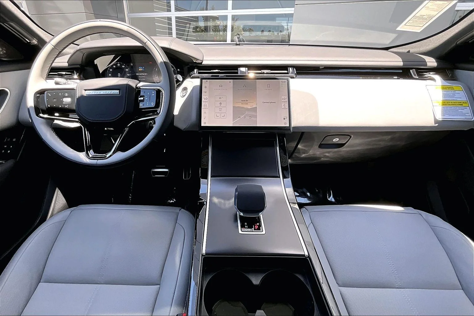 New 2026 Fuji White Land Rover Dynamic SE image 5