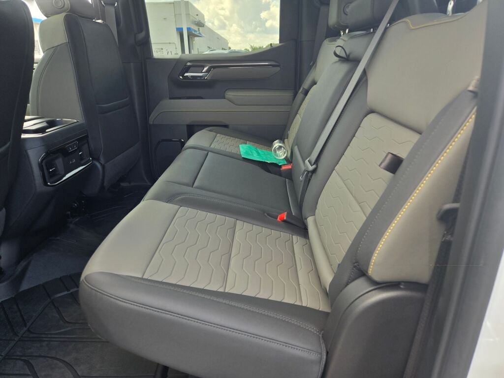2026 Chevrolet Silverado 1500 ZR2 - Photo 17