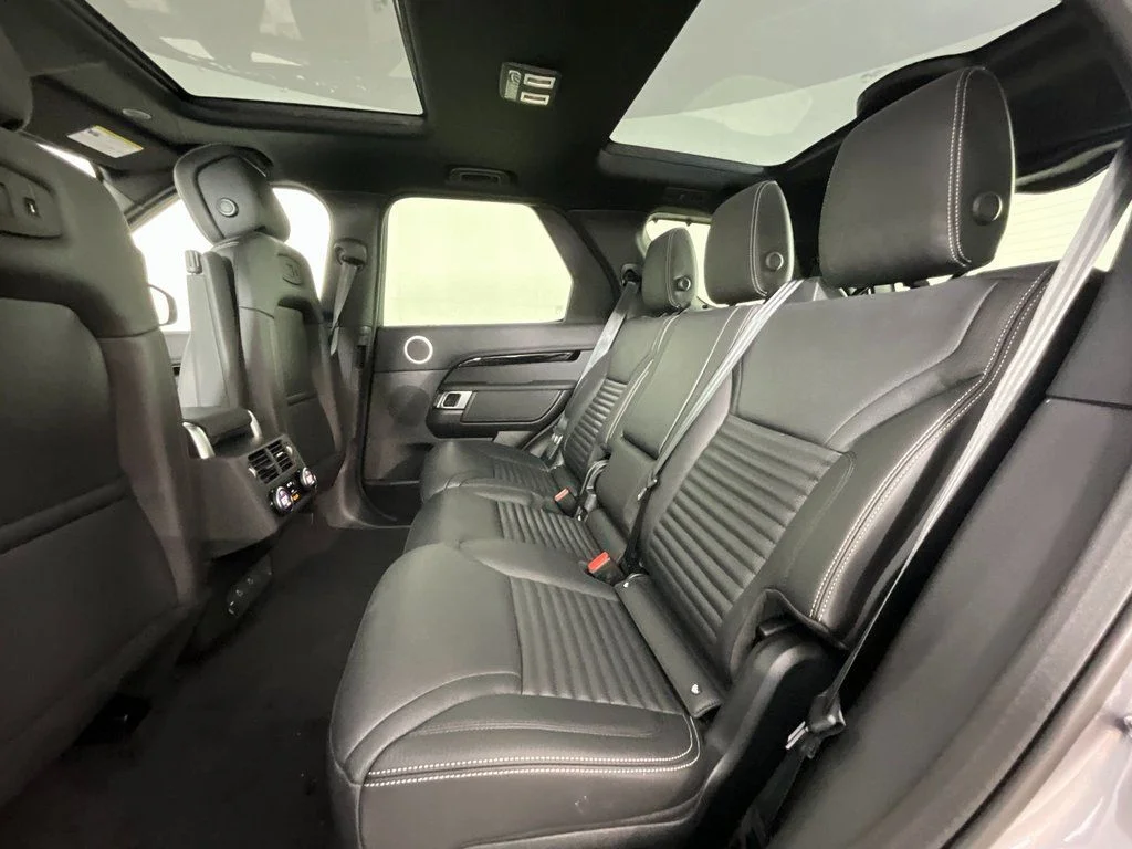 New 2026 Eiger Grey Metallic Land Rover S image 5