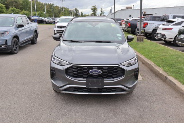 Used 2023 Gray Metallic Ford ST-Line image 8