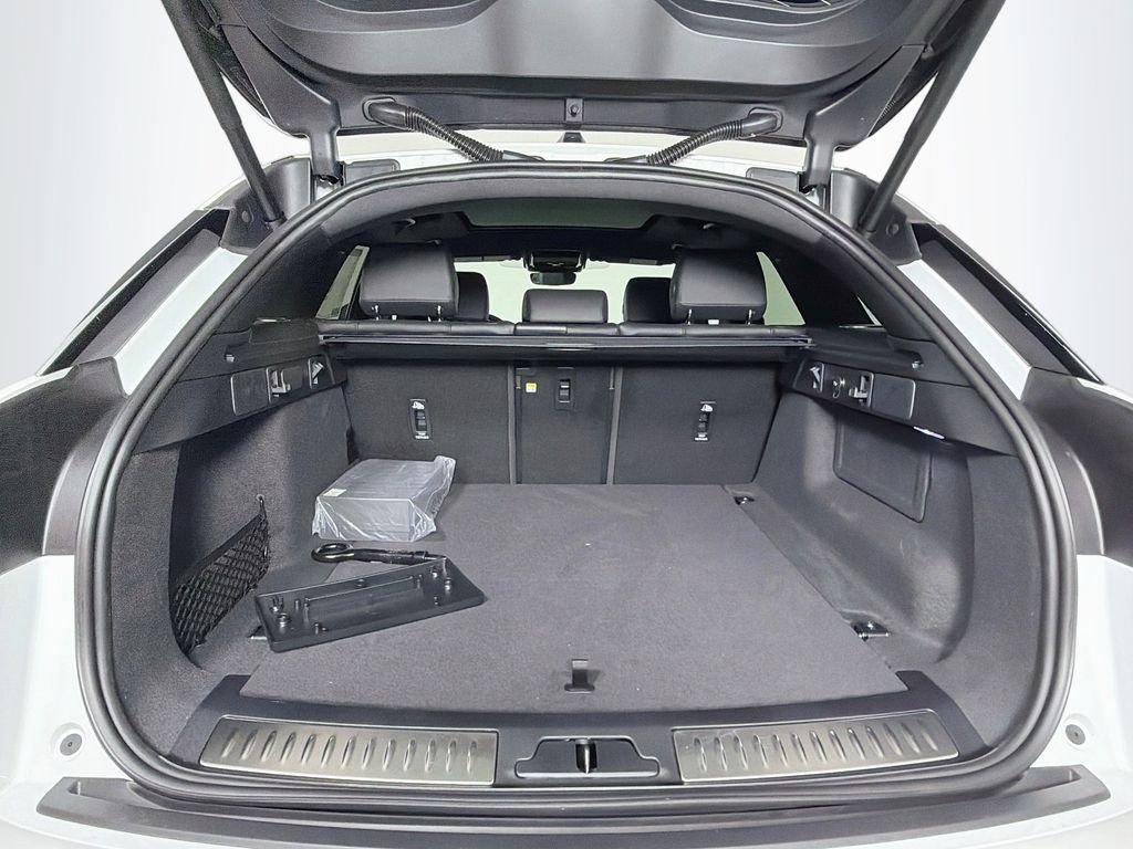 New 2026 Fuji White Land Rover S image 28
