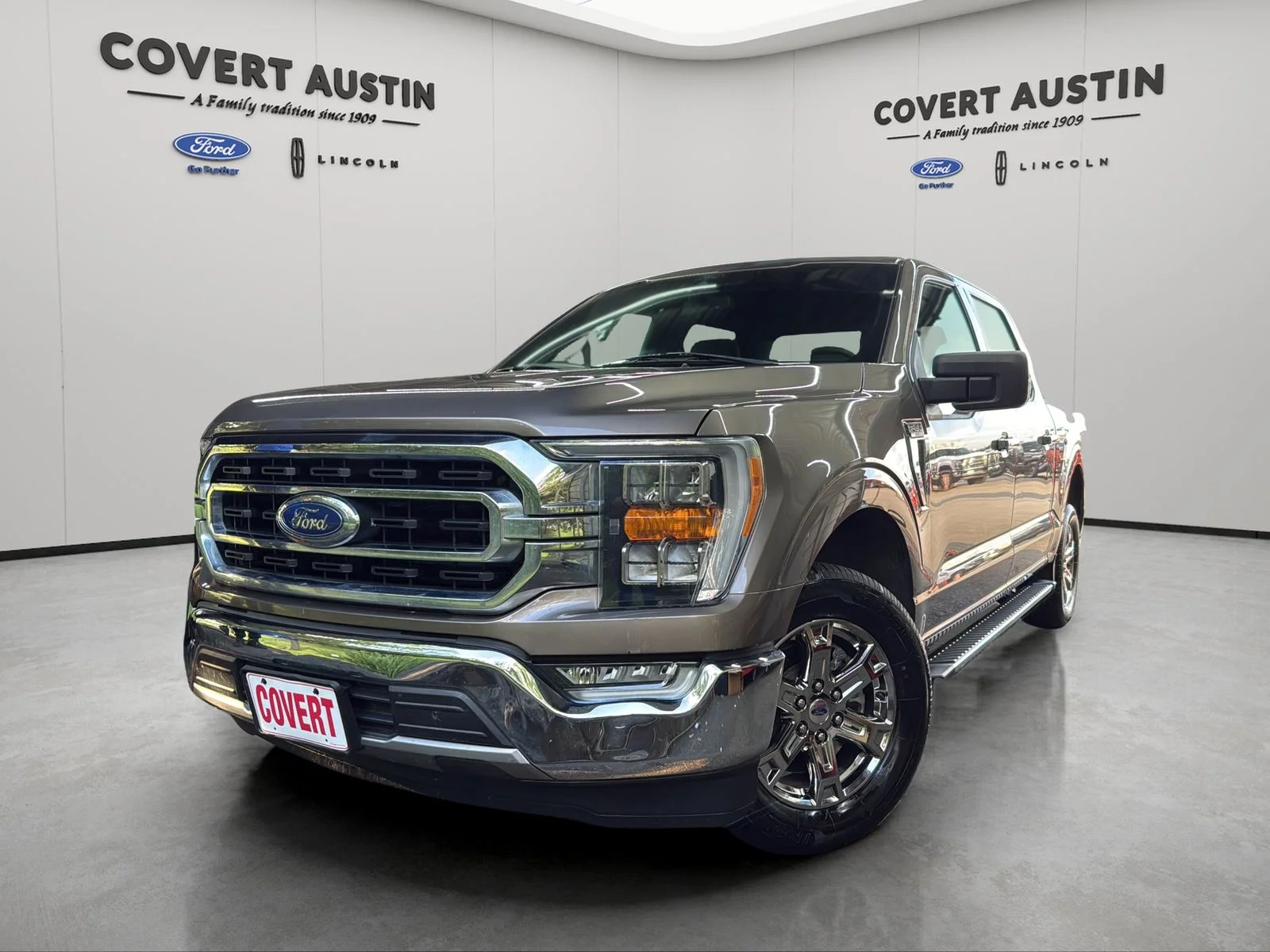 Used 2021 Gray Ford XLT image 1