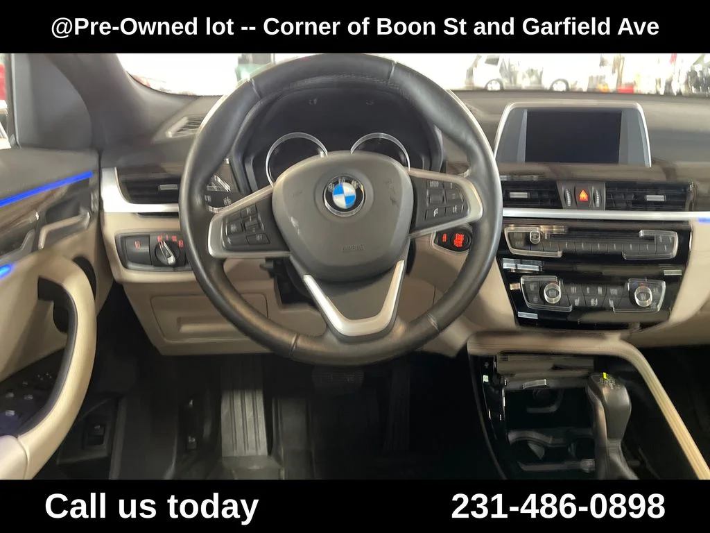 Used 2018 Blue BMW xDrive28i image 17