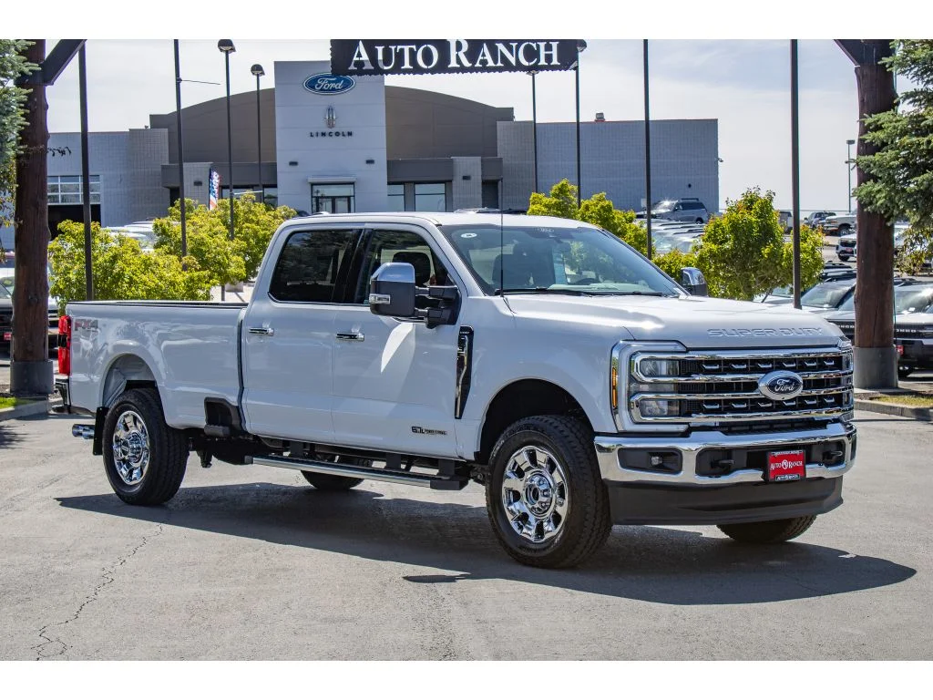 New 2026 OXFORD WHITE Ford LARIAT image 2