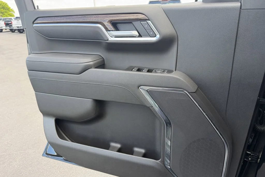 New 2026 Onyx Black GMC SLE image 16