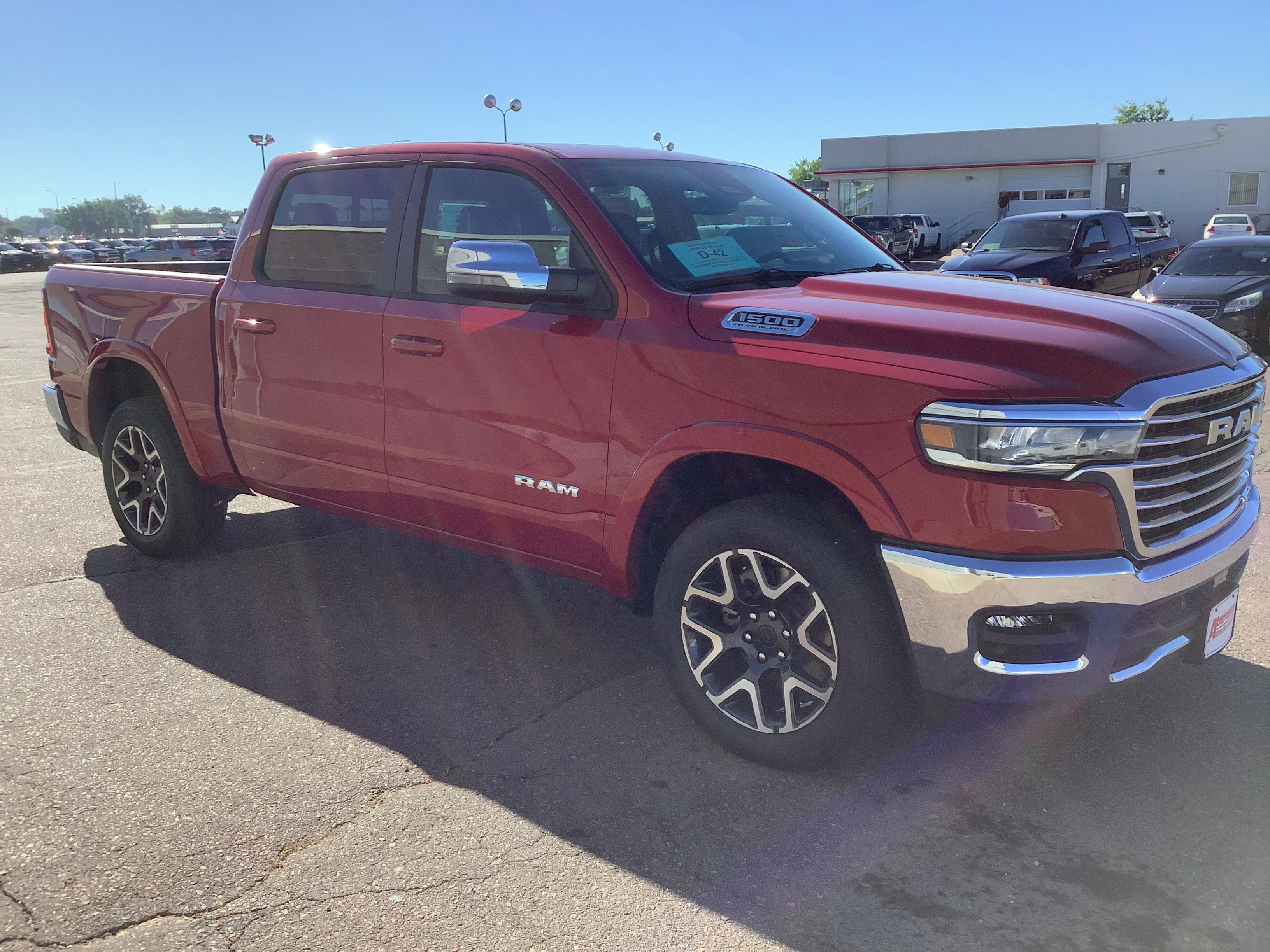 New 2026 Molten Red Pearl-Coat Exterior Paint RAM Laramie image 4