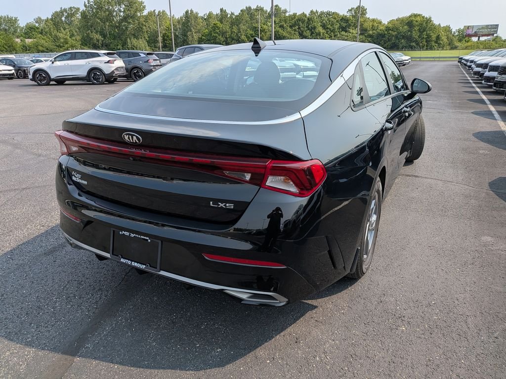 Used 2021 Ebony Black Kia LXS image 7