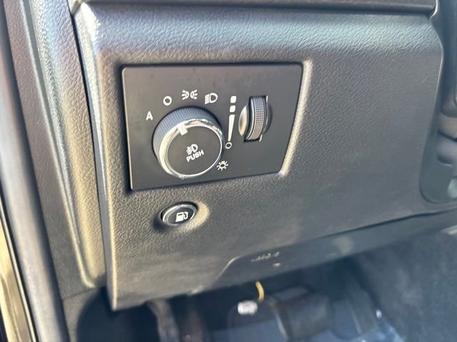 Used 2014 Black Jeep Laredo image 15
