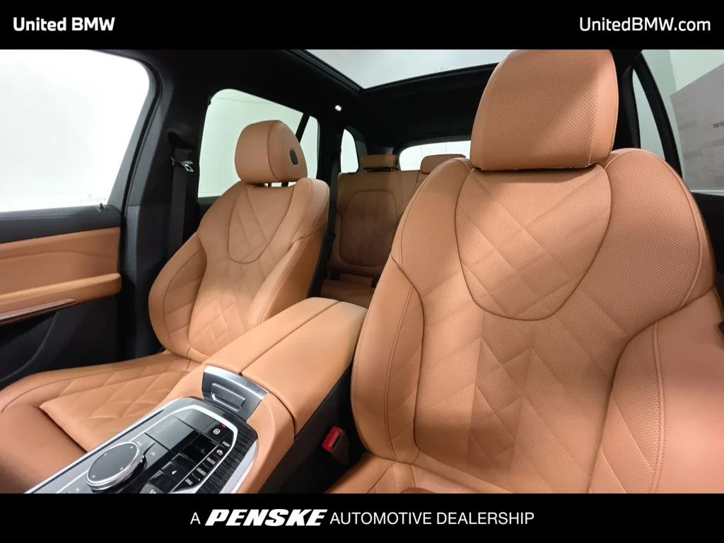 Used 2026 Alpine White BMW xDrive40i image 13