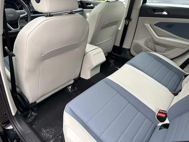2025 Volkswagen Jetta SE - Photo 10