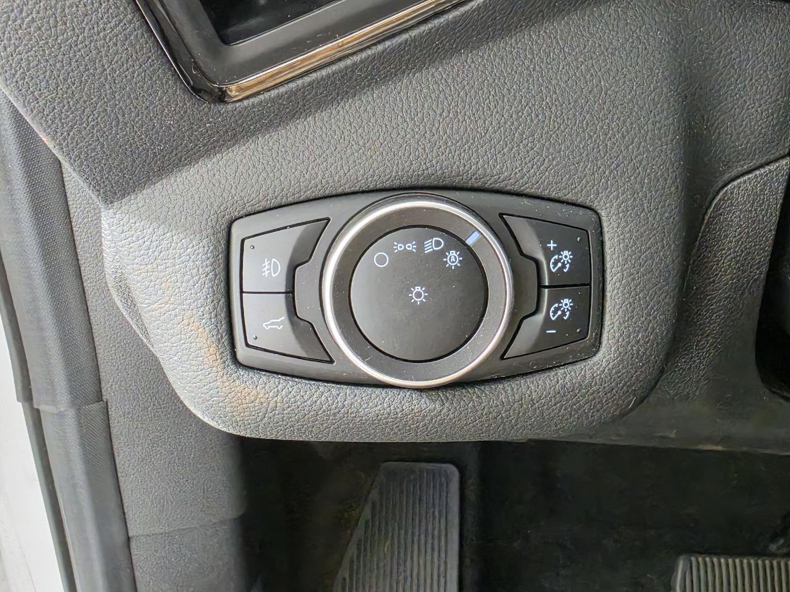 Used 2017 White Platinum Metallic Tri-Coat Ford Titanium image 17