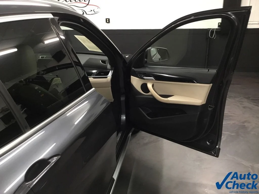 Used 2019 Gray BMW xDrive28i image 40
