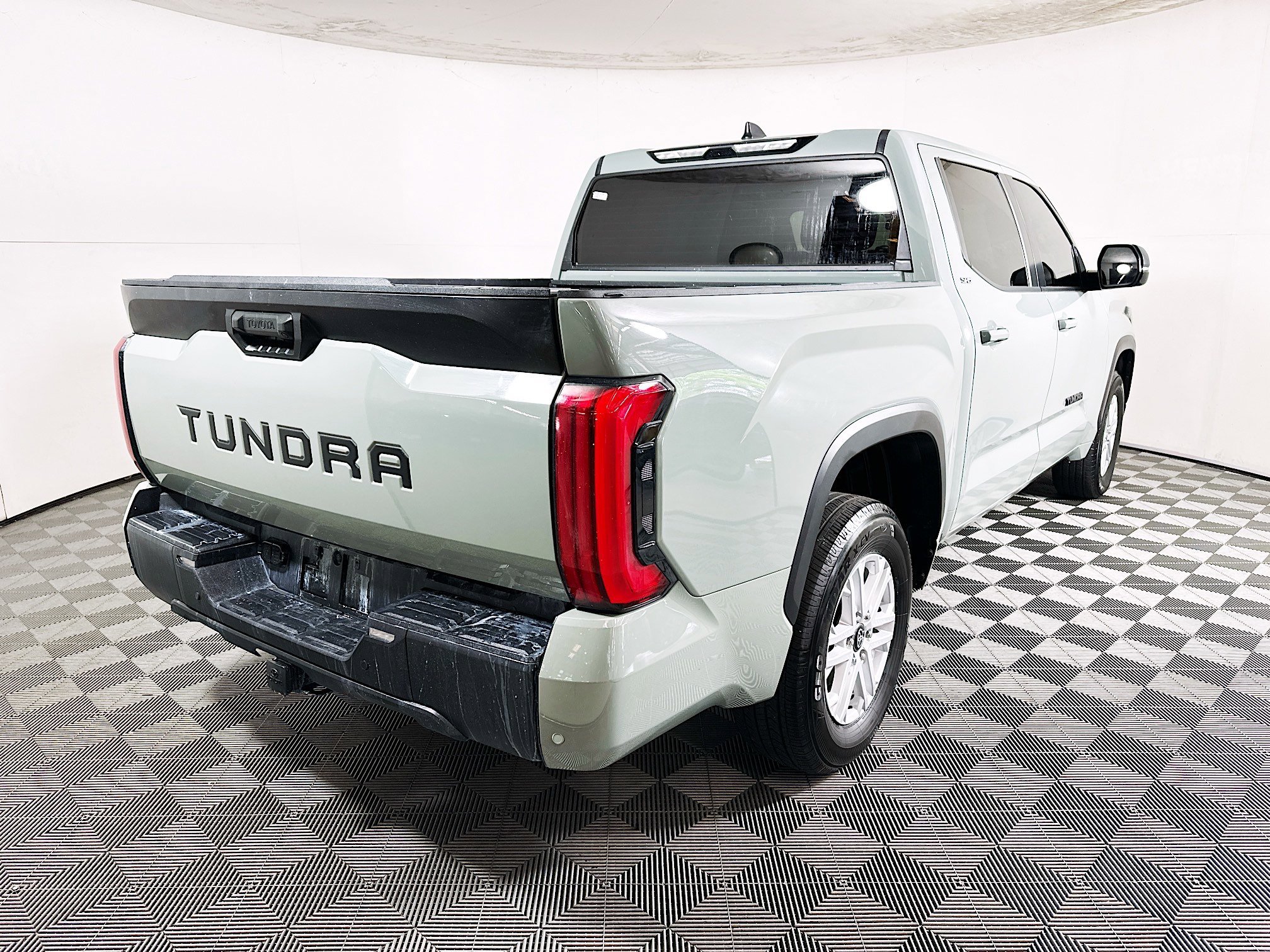 2025 Toyota Tundra thumbnail 5