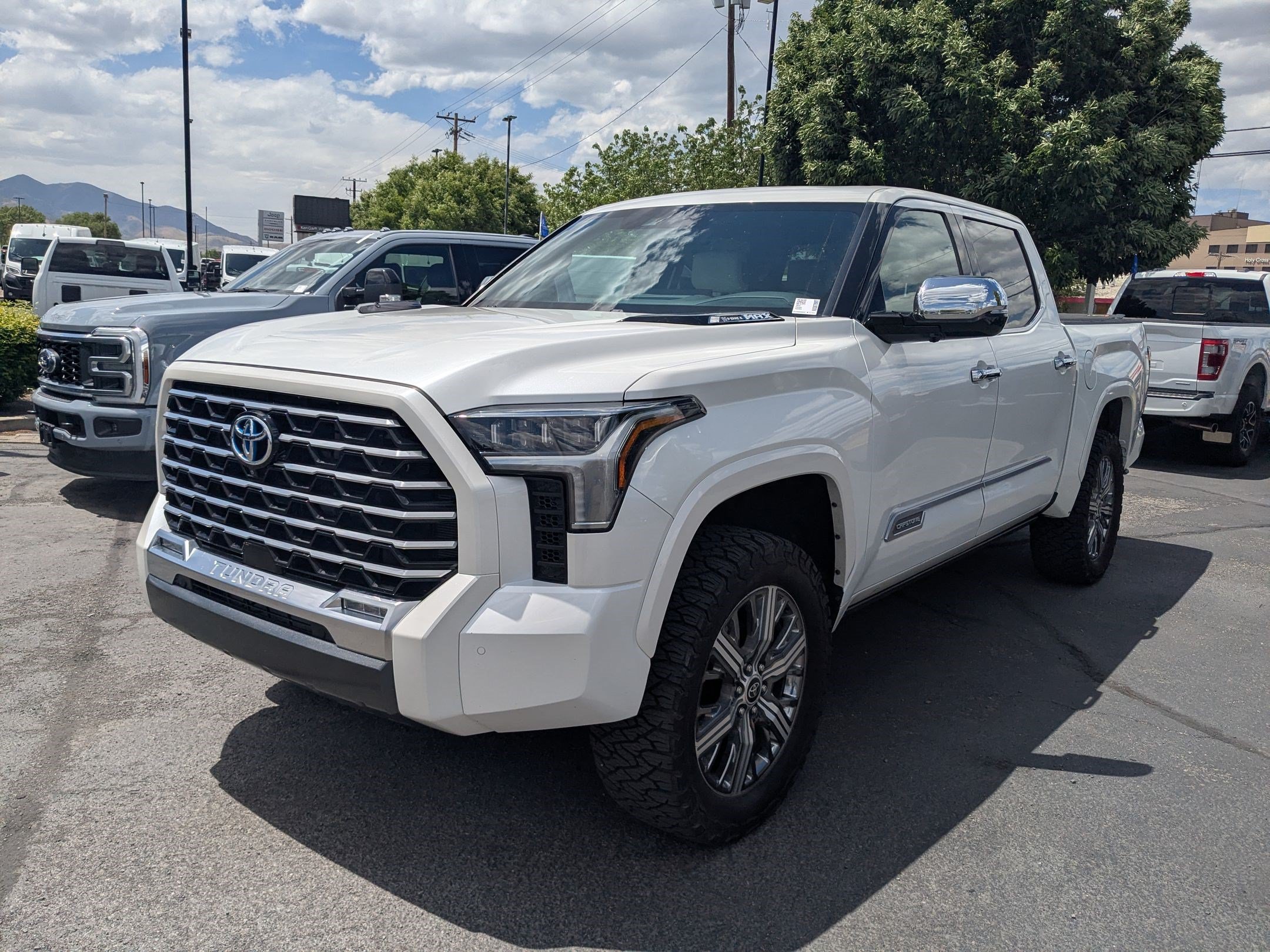 Used 2022 White Toyota Capstone Hybrid image 8