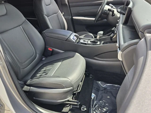 Used 2025 Gray Hyundai SEL Convenience image 16