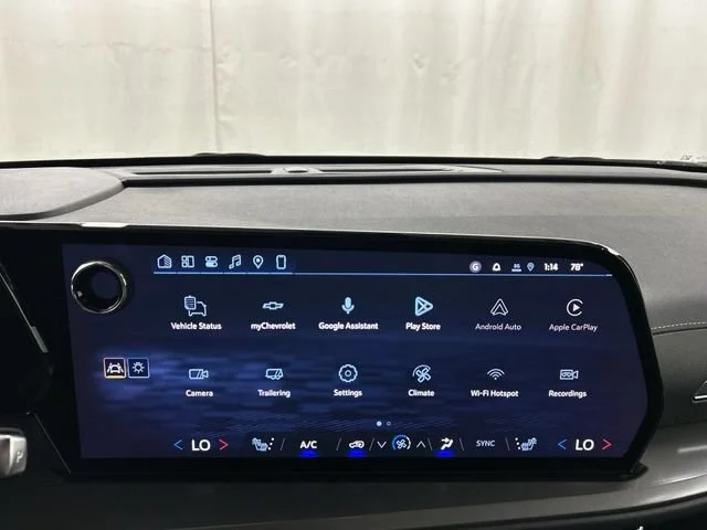 New 2027 Summit White Chevrolet LT image 16