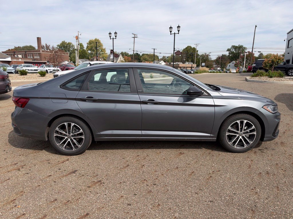 Used 2026 Gray Volkswagen 1.5T Sport image 4