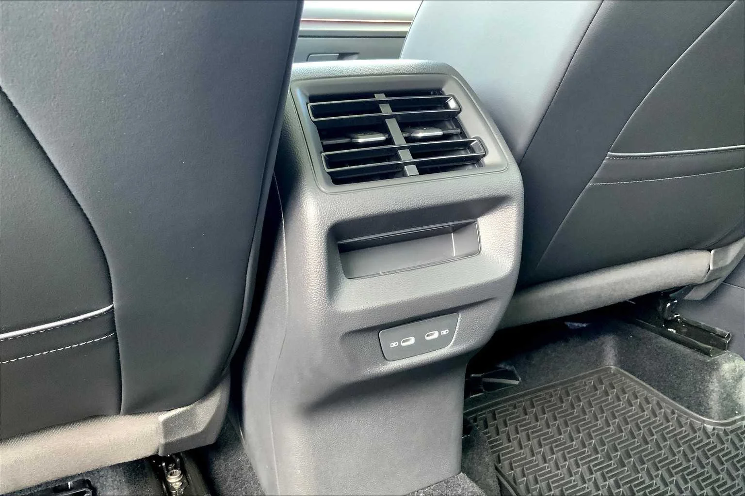 New 2025 Monterey Blue Pearl Volkswagen SE image 20
