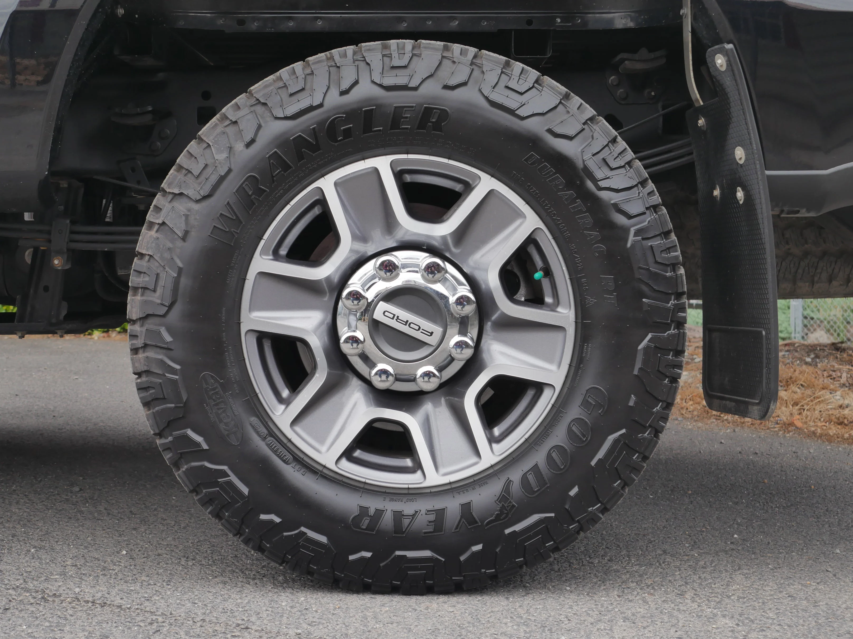 Certified Used 2024 Agate Black Metallic Ford LARIAT image 21