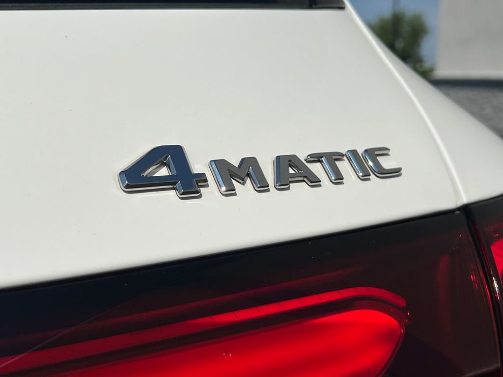 Certified Used 2025  Mercedes-Benz GLC 300 image 27