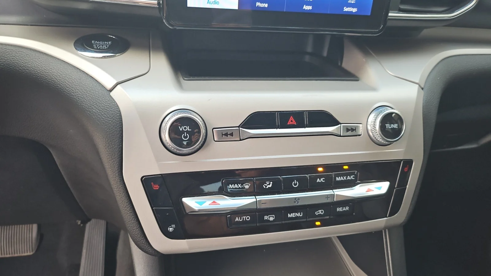 Used 2023 White Ford XLT image 23