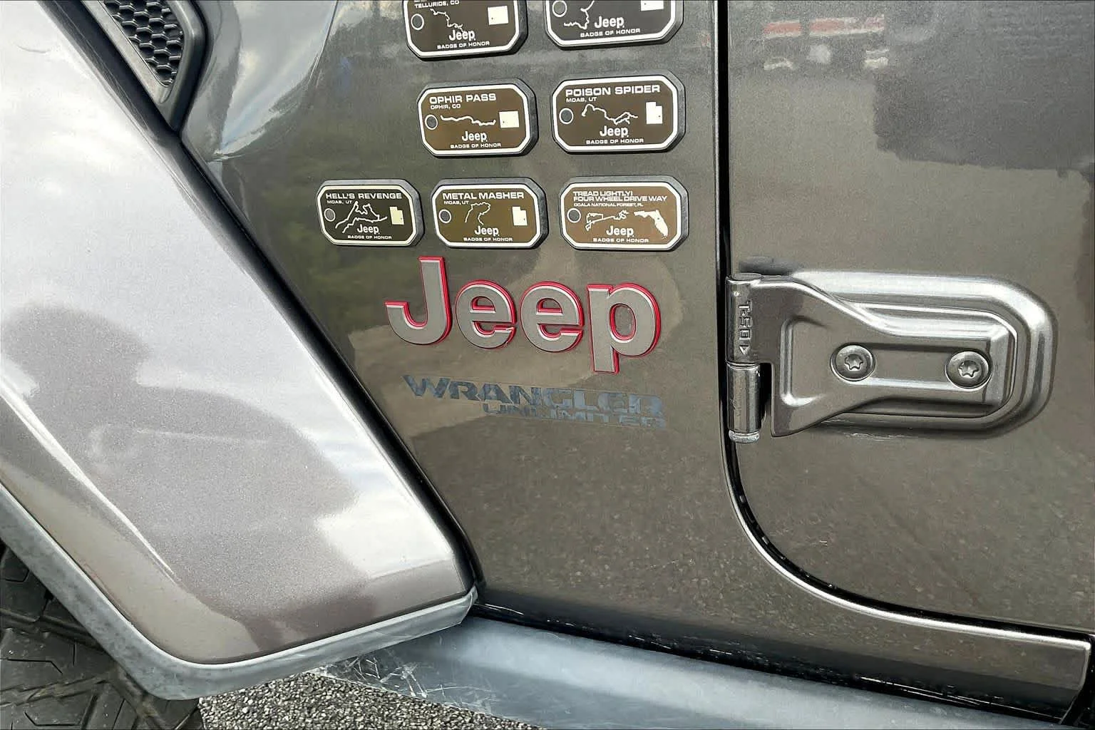 Used 2020 Granite Crystal Metallic Clearcoat Jeep Rubicon image 10