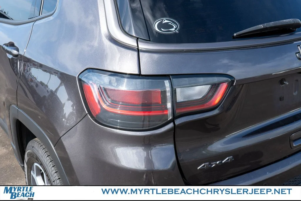Certified Used 2022 Granite Crystal Metallic Clearcoat Jeep Trailhawk image 11