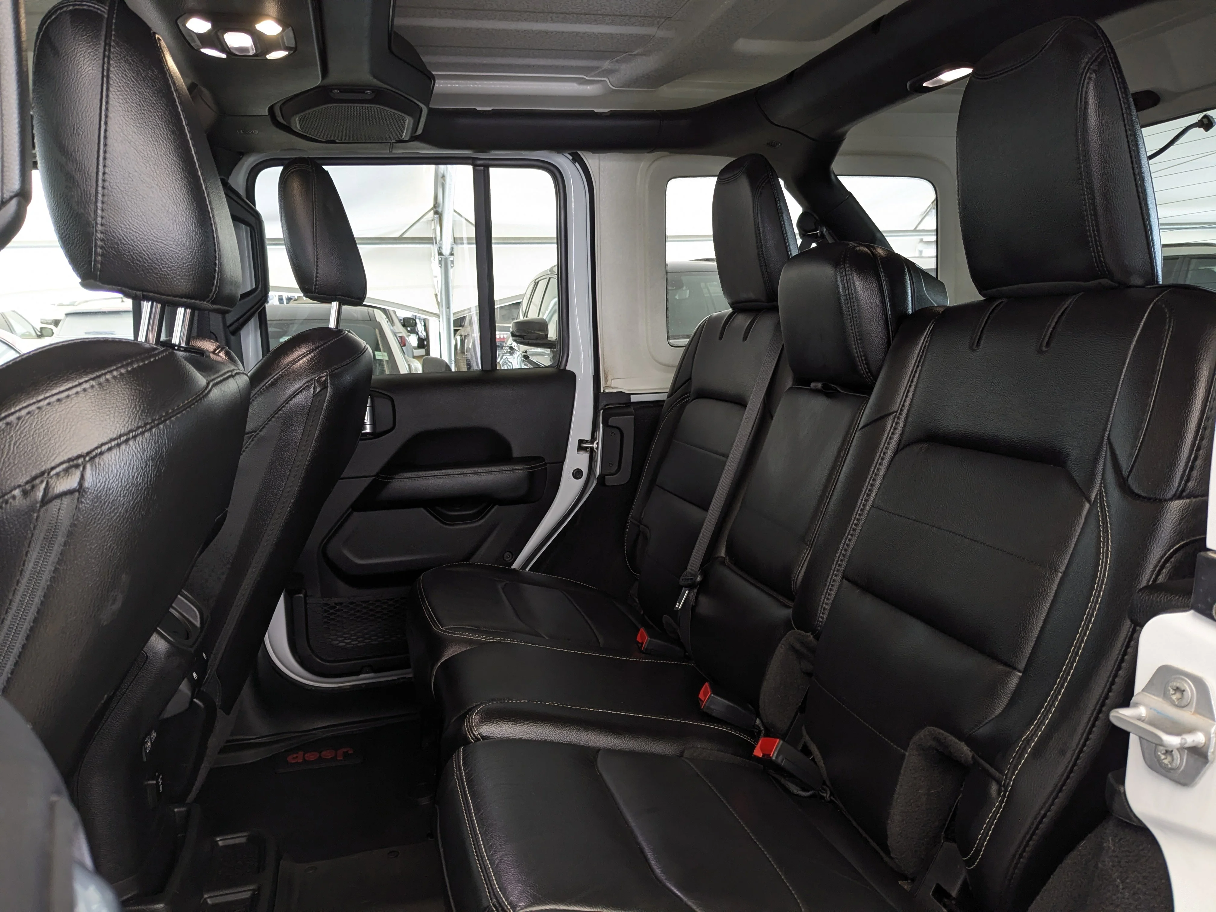 Used 2022 White Jeep Unlimited Sahara - Cold Weather Grp - Leather - Alpine Audio - Remote Start & More image 23
