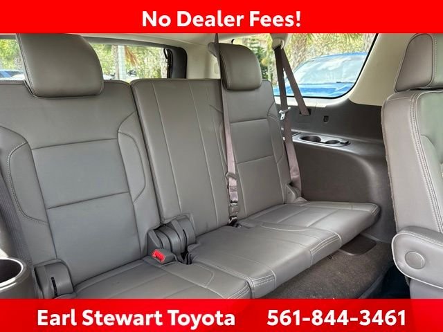 Used 2017 Silver GMC Denali image 30