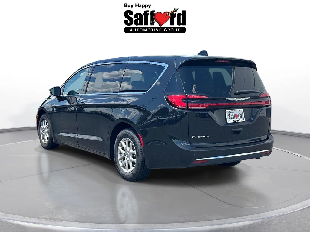 Used 2024 Black Chrysler Touring L image 5