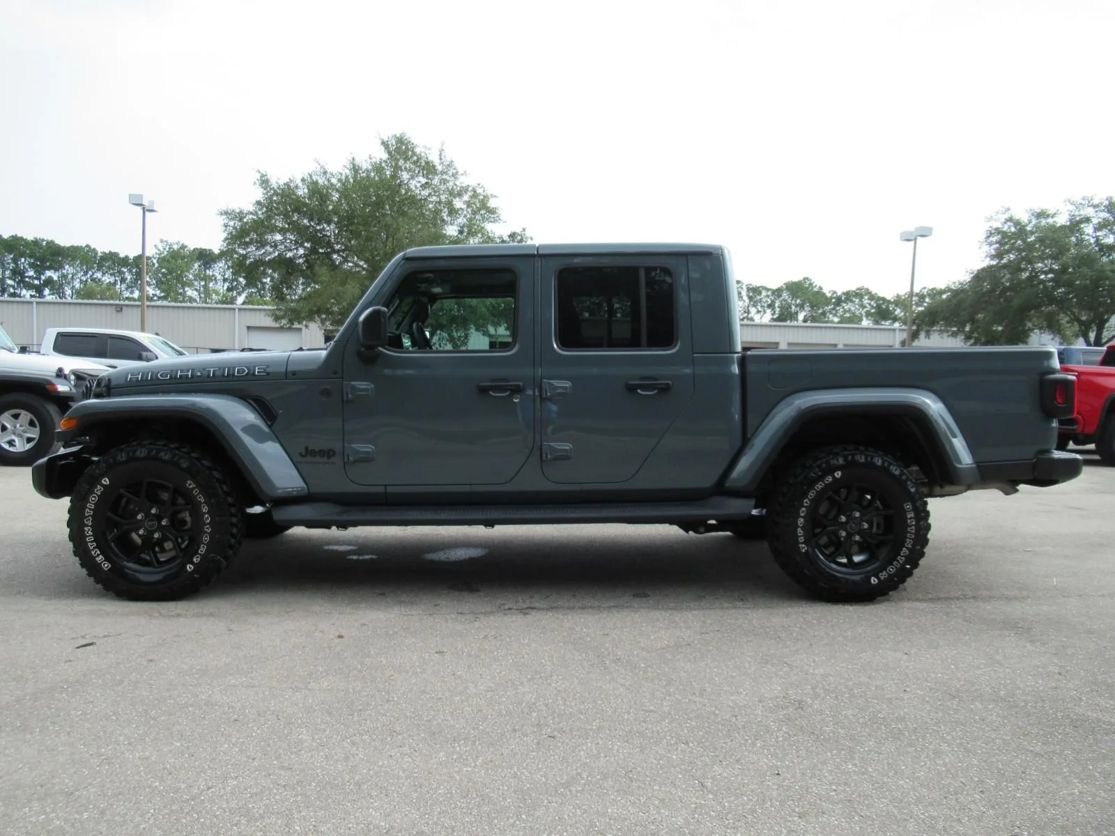 Used 2025 Gray Jeep High Tide image 4