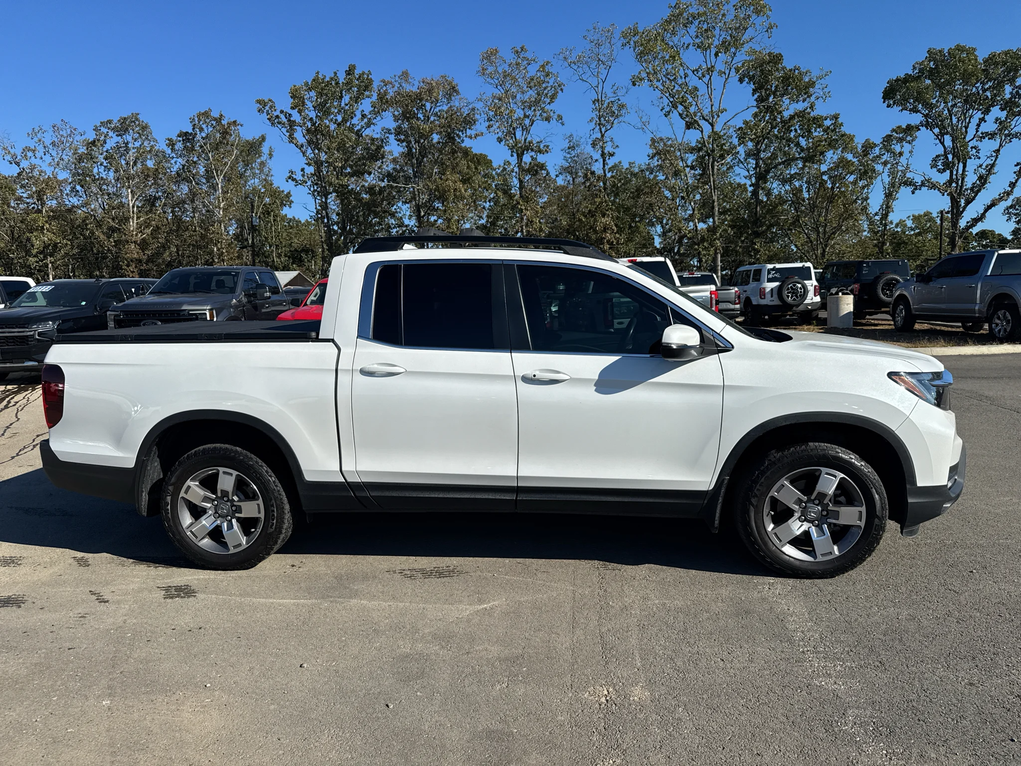 Used 2025 White Honda RTL image 4