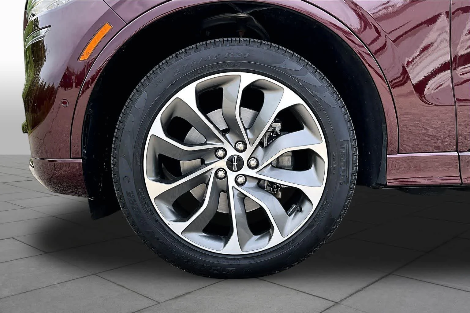 Used 2022 Burgundy Velvet Metallic Tinted Clearcoat Lincoln Grand Touring image 11