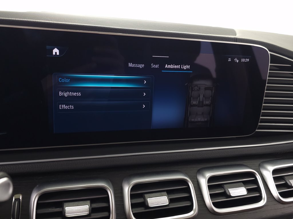 Used 2024  Mercedes-Benz GLS 580 image 32
