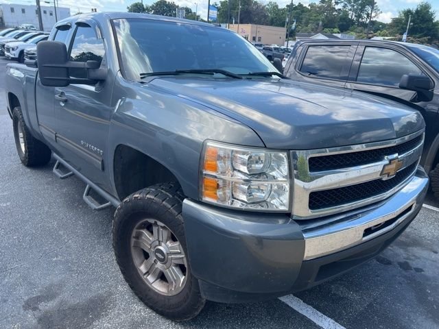Used 2011 Gray Chevrolet LS image 3