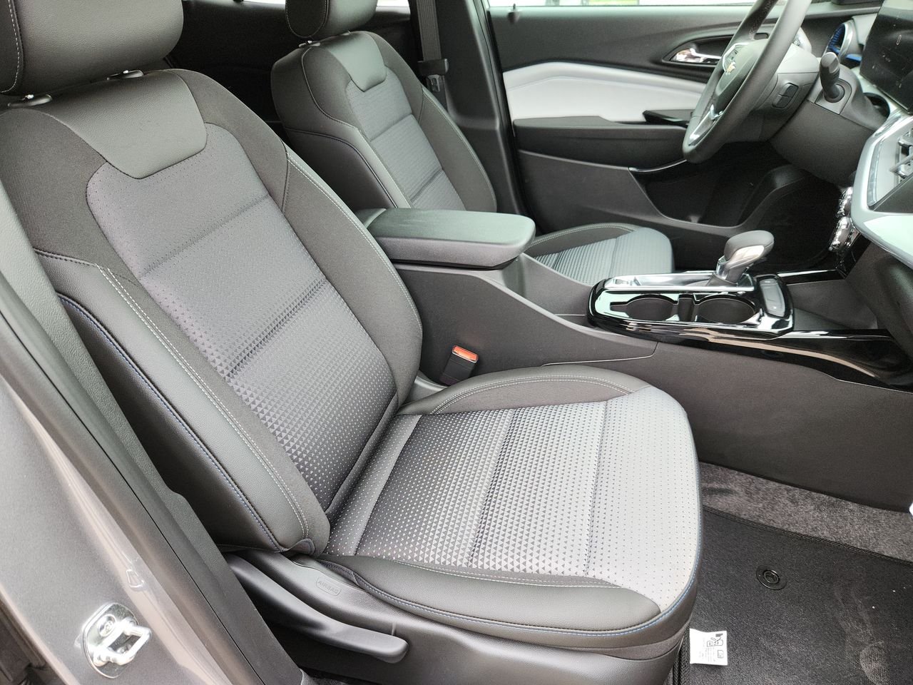 2025 Chevrolet Trax LT - Photo 56