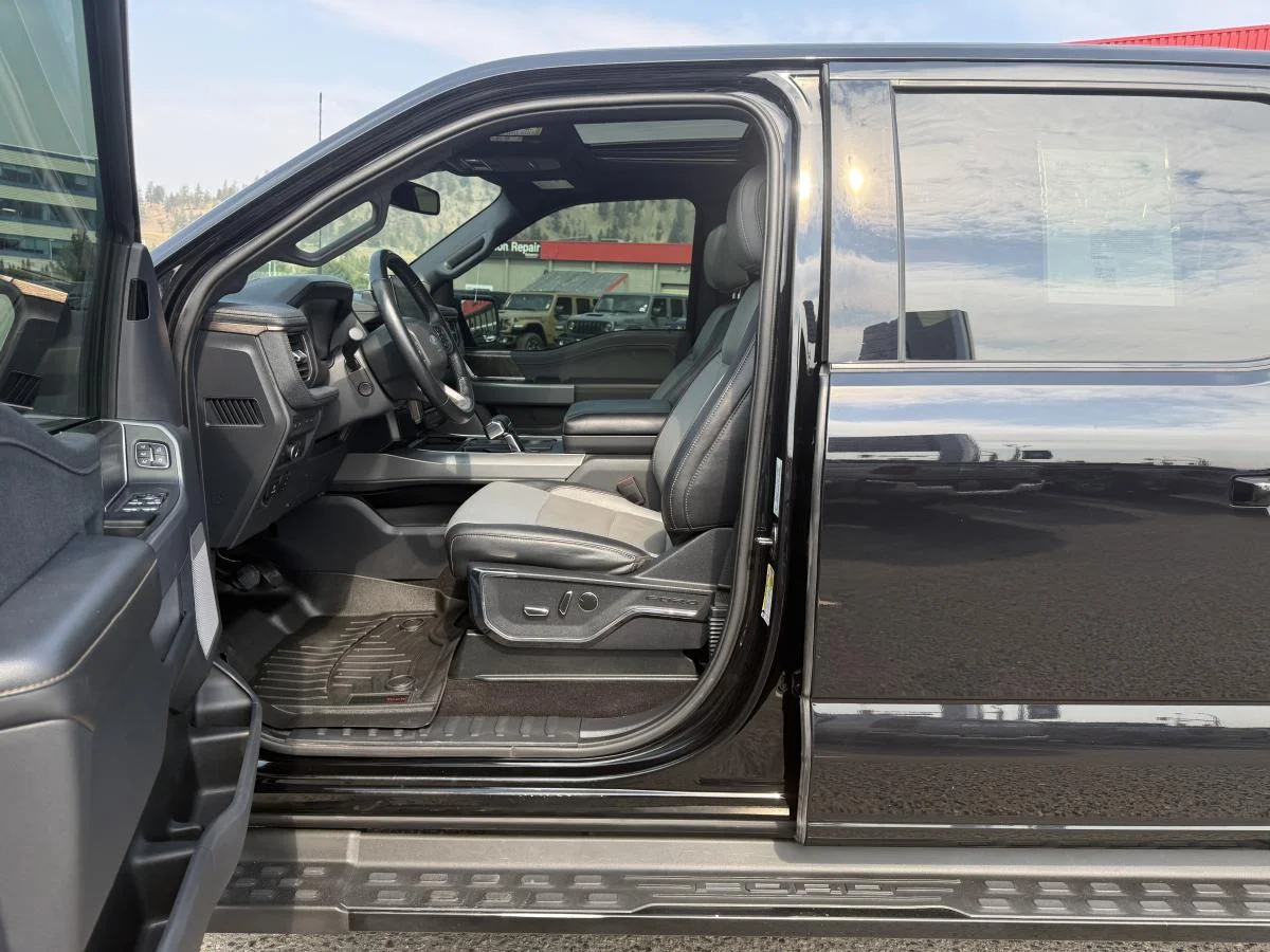 Used 2022 Black Ford Lariat image 10