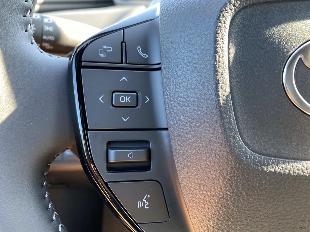 New 2026 Wind Chill Pearl Toyota XLE image 13