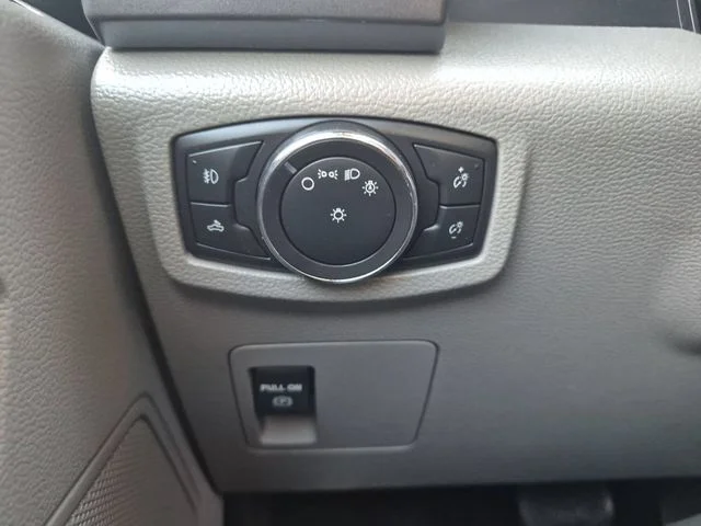 Used 2016 Blue Ford XLT image 17